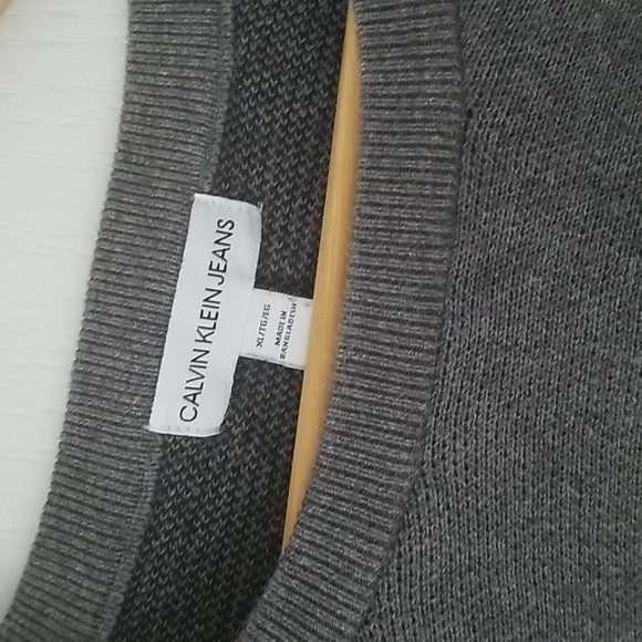 Sweater - Picture 3 of 3